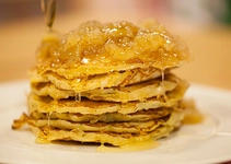 Elmalı Pankek Tarifi ve Malzemeleri Elmalı Pankek Tarifi ve Malzemeleri